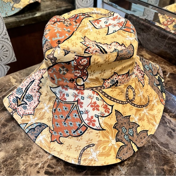 Patch NYC by Ross & Carney-Retro Floral Print Shade Hat-Wide Posable Brim - Picture 2 of 6